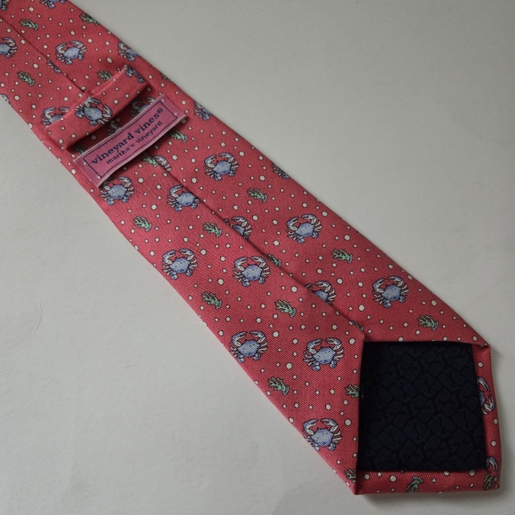 Vineyard Vines Crab Silk Tie - Picture 5 of 9